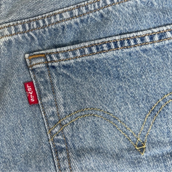 Levi’s 501 Cut off Shorts Size 25 100% Cotton Raw Hem Button Fly Clasic Festival - Picture 8 of 14
